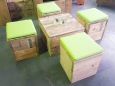 Zitblokhoek oud steigerhout met green zitkussens